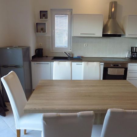 Antonija Apartments With Pool Біоград-на-Мору Номер фото